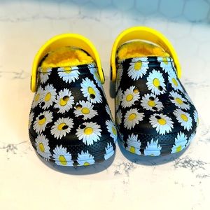 Fleece lined Crocs size 6